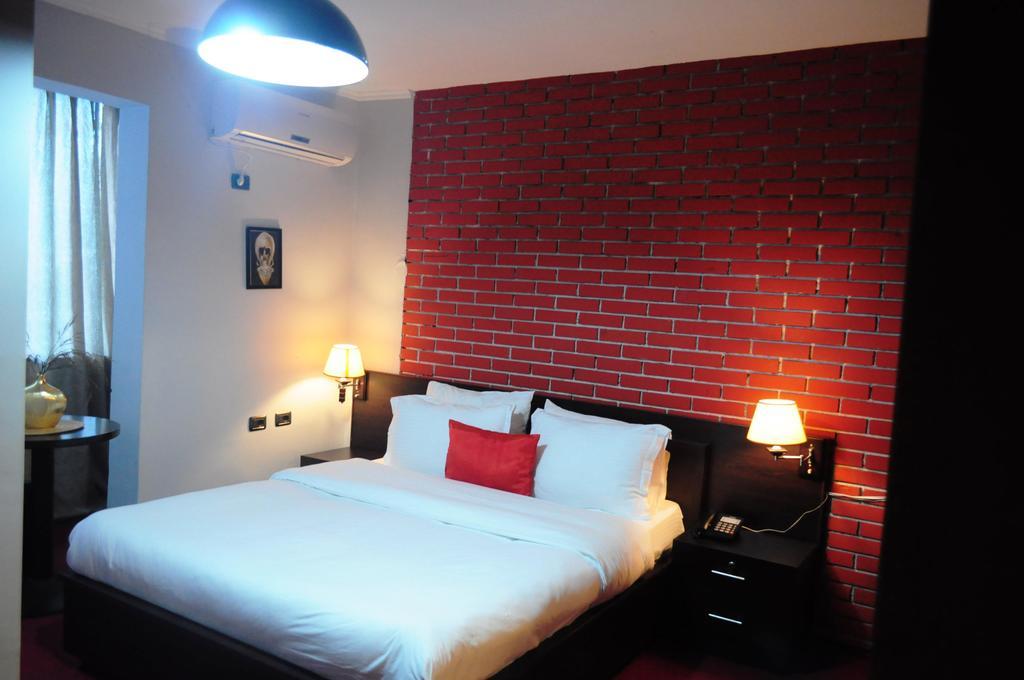 Hotel Eagle Tirana Exterior photo